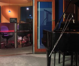 Robyn Payne - Music Producer