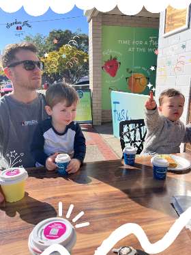 Our little mates outdoor lunch time! - Smokin Joes Coffee Everton Park, Brisbane
