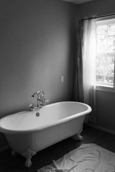 Bathtub Ideas for Your Small Bathroom