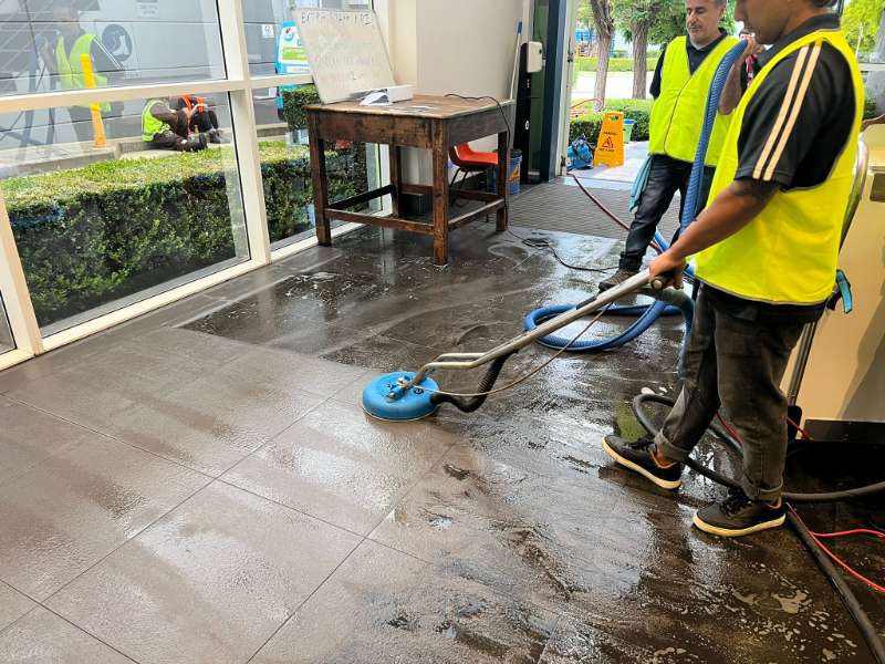 Top Reasons to Choose Professional Cleaners for Your Regular Factory Cleaning