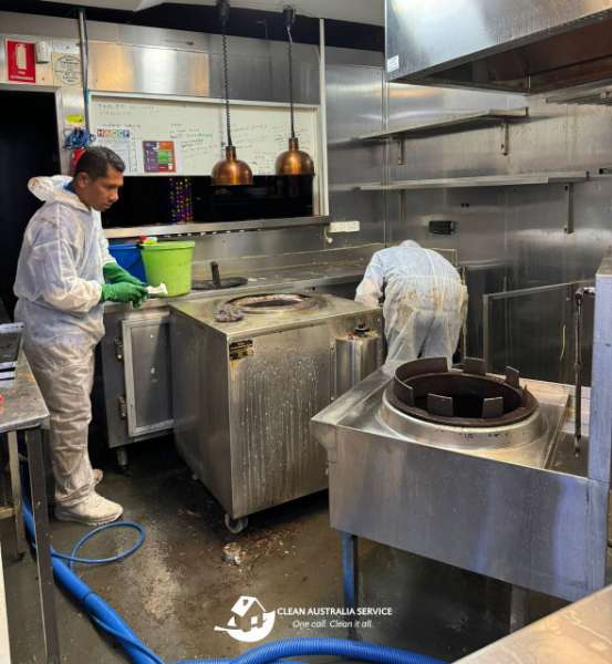 A Comprehensive Guide to Commercial Kitchen Cleaning: Maintaining a Safe and Sanitary Space