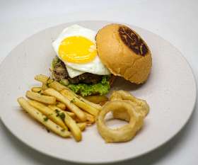 Triple S Neighborhood Signature Main Course - Burger Triple S - Kafe Hits di Jemursari, Wonocolo | Triple S  Neighborhood