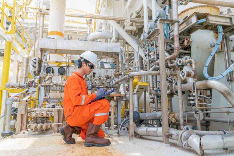 Protecting Your Investment: The Importance of NDT for Storage Tanks