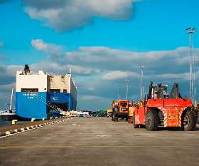 Smooth customs clearance and reliable roro shipping here at Custom Brokers! Request a quote now for competitive shipping rates!