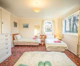 Spacious Bedroom - Pleasant Hill Scotland