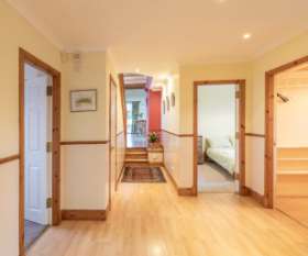 Large Garden Villa Facilited with Number of Bedroom Ideal for Group of Family or Friends - Pleasant Hill Scotland