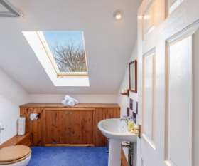 Our Large Holiday Villa Equipped with Large Bathroom with Clean Spaces to Fresh Yourself - Pleasant Hill Scotland
