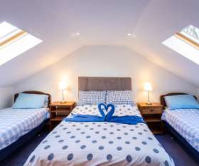 Large Holiday Villa Faciliries Ground Floor Shower and Bathroom for Mobility Convenience - Pleasant Hill Scotland