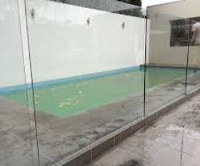 SCM Frameless Showers