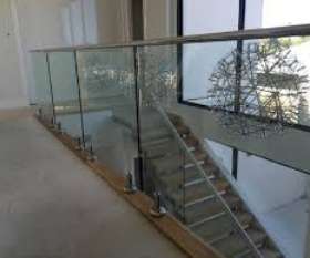 SCM Frameless Showers