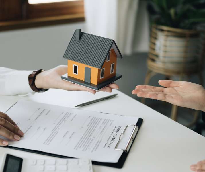 Why Clients Are Choosing Mortgage Brokers Over Banks: An Overview