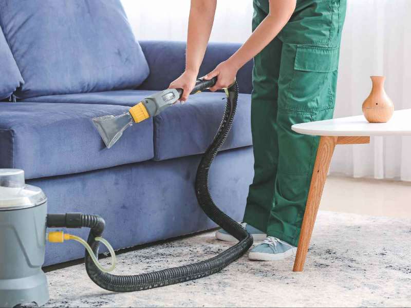 Cara Efektif Membersihkan Sofa Kain Agar Tetap Terlihat Baru dan Segar