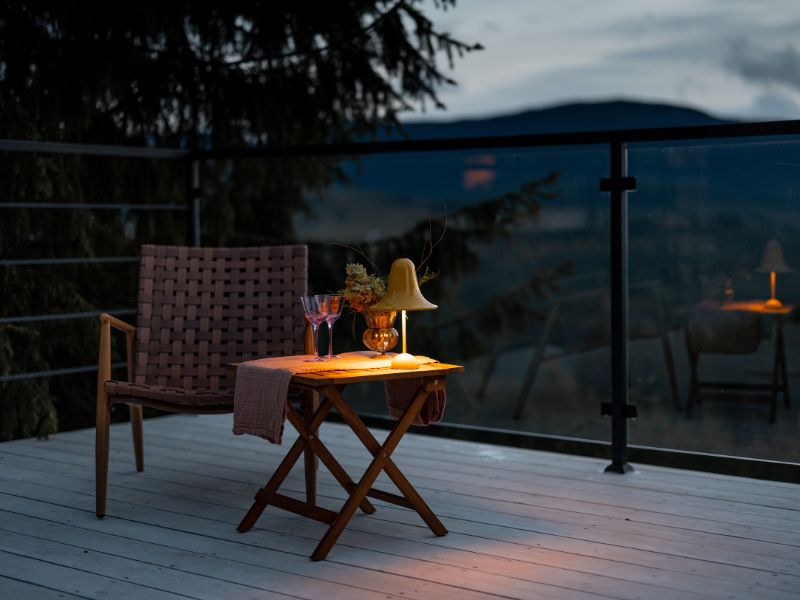 Cara Memilih Meja Teras Minimalis untuk Rumah Anda