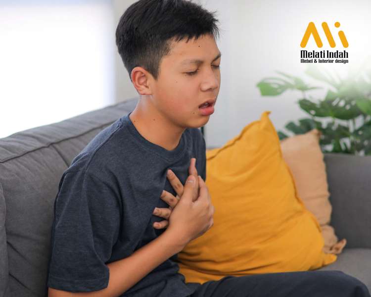 Moms Wajib Tahu! Sofa Kotor Bisa Jadi Pemicu Asma Kambuhan pada Si Kecil