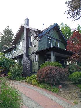 Modern update or a classic touch, dark green homes | Itech Painting Professionals