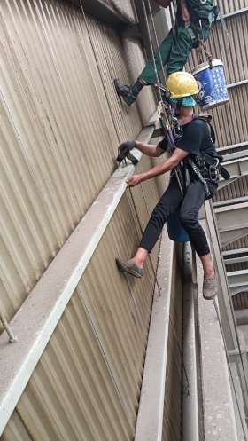 Pembersihan Cladding