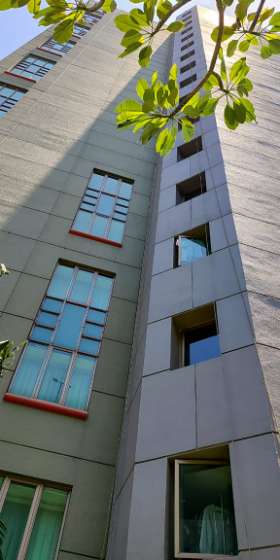 Jasa Pembersihan Kaca Gedung