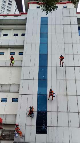 Jasa Pembersihan ACP