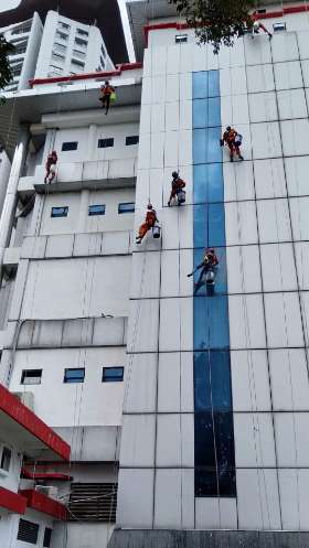 Jasa Pembersihan ACP