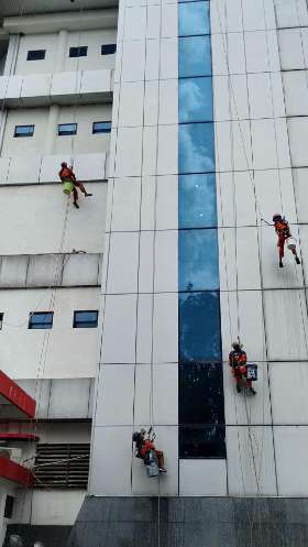 Jasa Pembersihan ACP