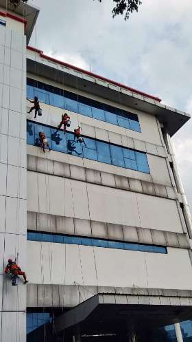 Jasa Pembersihan ACP