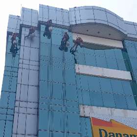 Facade Cleaning