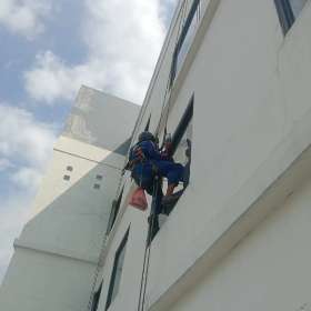 Pasang Sealant & Pengecatan