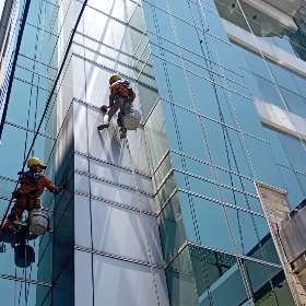 Pengecatan dan Pembersihan Gedung
