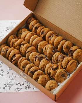 48 Pcs Dark Choc Sea Salt Small Cookies in a box - HoneyBear Cookies & bakery Jakarta