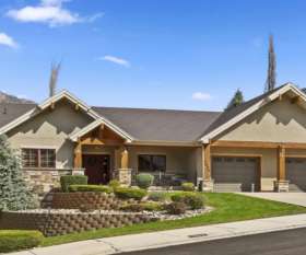 High-end property | Red Suit Realtor