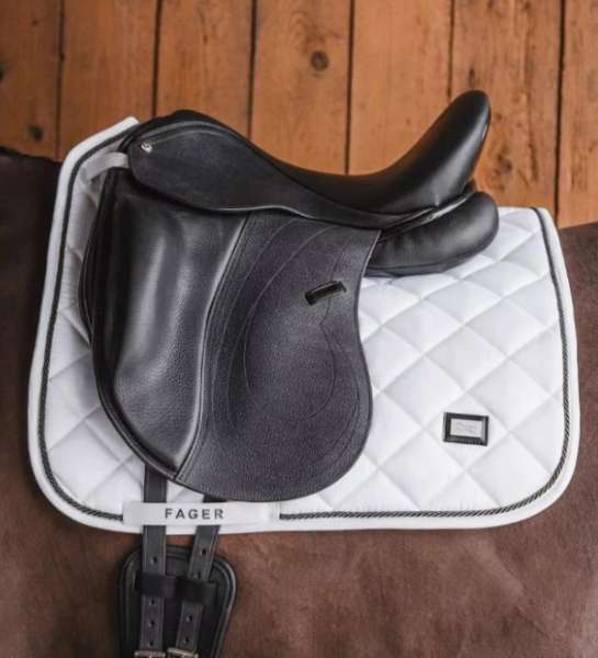 Saddle Pads - Dressage