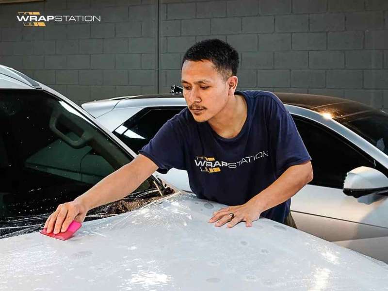 Panduan Lengkap Jenis dan Kelebihan Wrapping Sticker Mobil