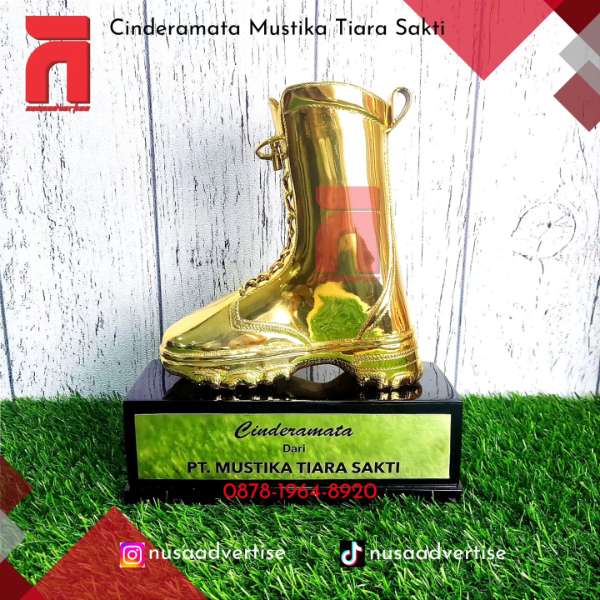 Merchandise & Souvenir