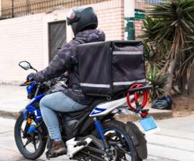 Delivery makanan terdekat