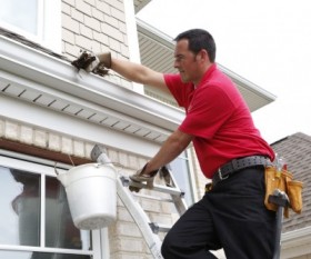 Top 3 Tips in Cleaning Gutters