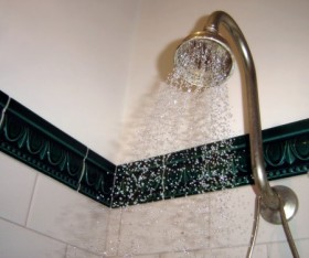 Top 4 Factors to Consider When You’re Planning to Install Shower Screens