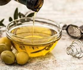 What Oil Should You Use for Your Skin Type?