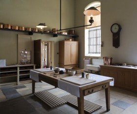 Top 4 Factors to Consider when Matching Floor Tiles and Kitchen Cabinets