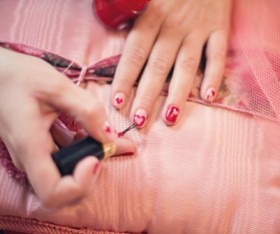 Top 4 Tips for Healthy, Strong and Pretty Nails