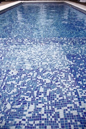 The Top 4 Pool Tiles Sydney Builders Recommend