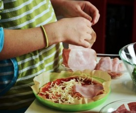 Try to Make Pizza at Home With These Tips