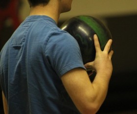 Bowling for Beginners: Tips to Help You Start Right