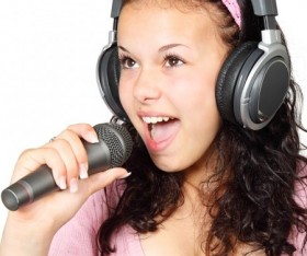 Top 4 Tips to Choose the Right Song for Your Voice