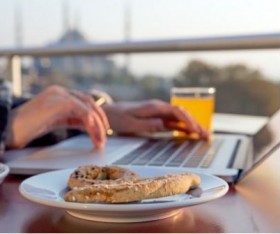 Guide to Marketing Your Cake and Pastry Shop Online