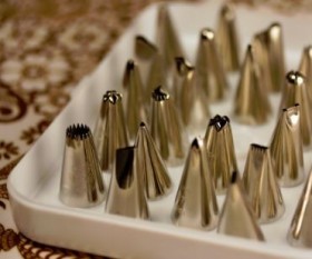 Tips to Become a Pro in Decorating Cakes and Pastries