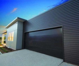 Top 4 Garage Door Maintenance Tips
