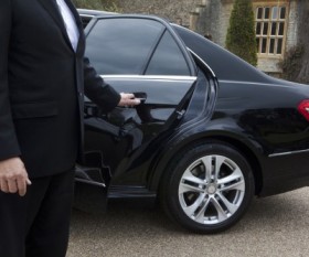 8 Best Reasons Why You Should Use a Chauffeur